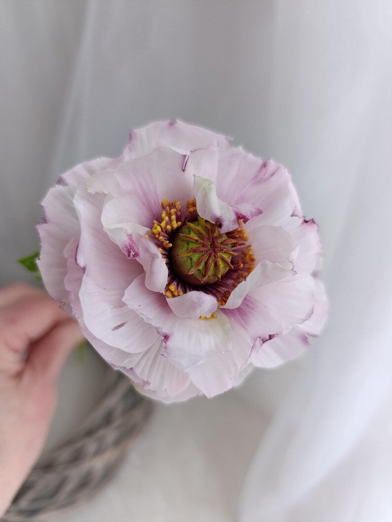 Comment sont fabriquées les fleurs en porcelaine froide
