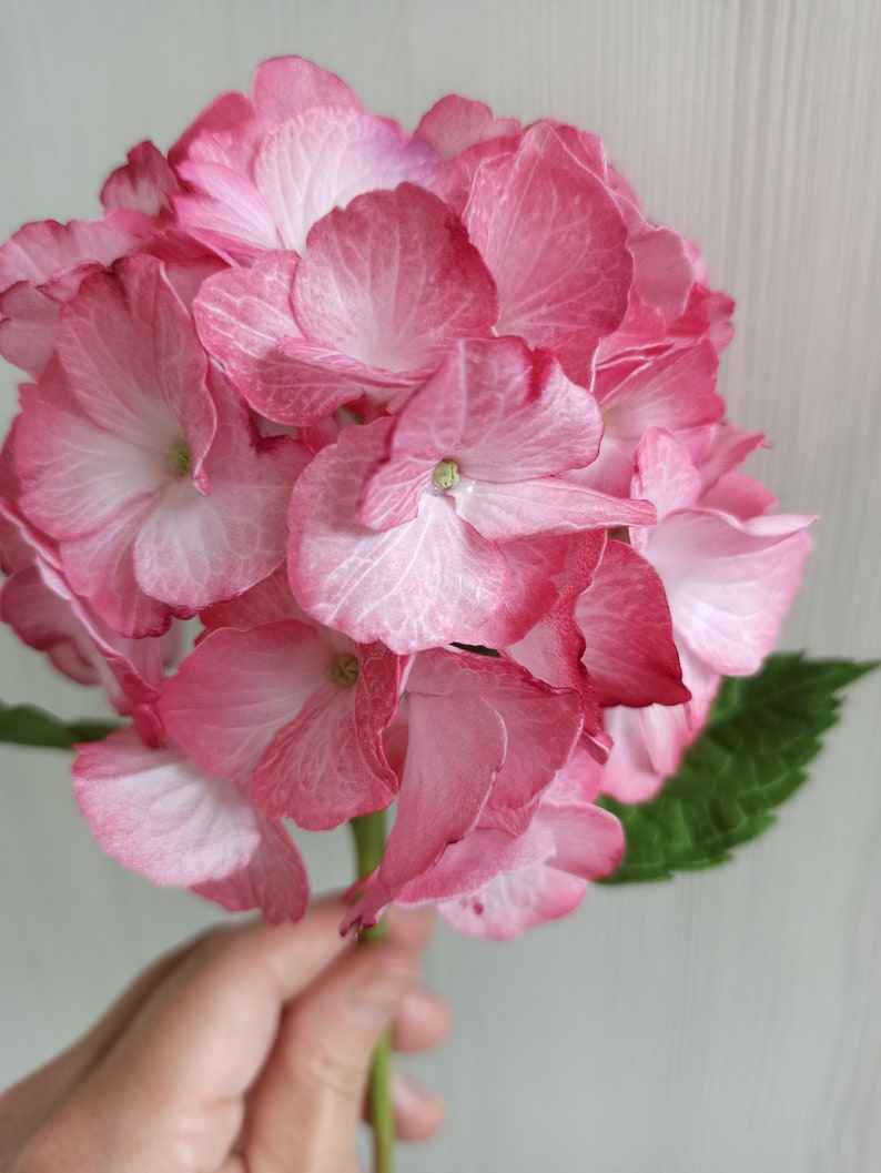 Tige d'hortensia rose artificiel au toucher réel 29 cm pour décoration intérieure