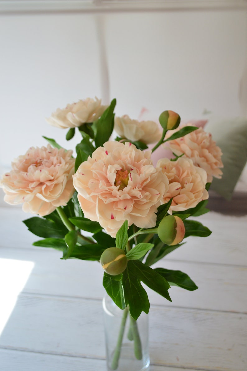 Pivoine rose en pâte polymère florale - Branche avec fleur épanouie et boutons, diamètre 10-11 cm, hauteur 38-40 cm
