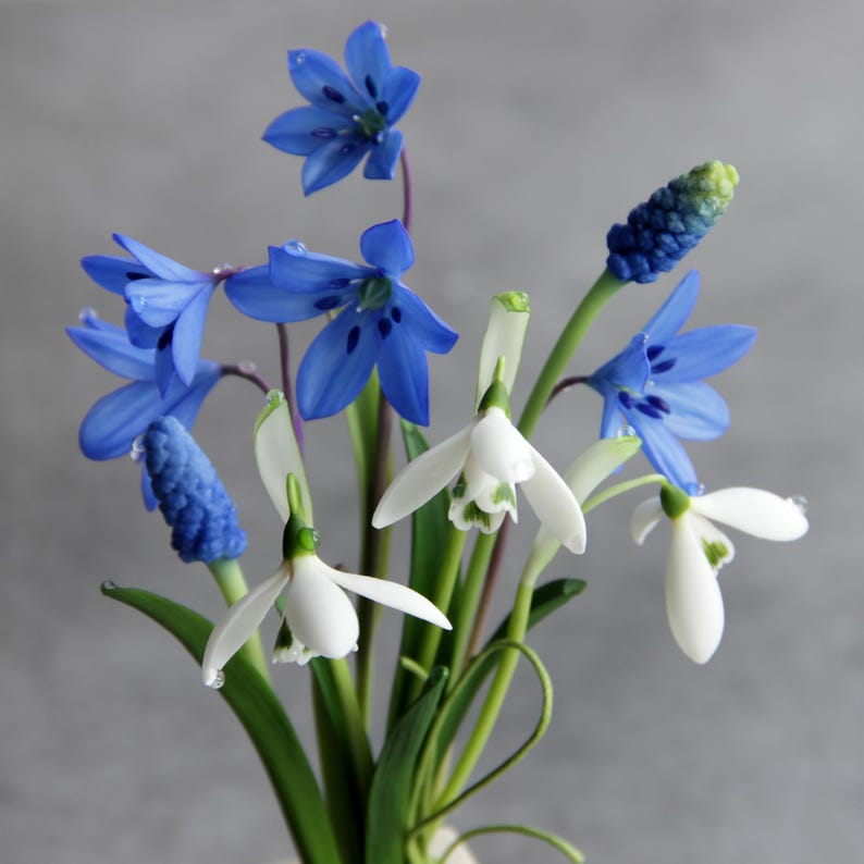 Perce-neige en porcelaine froide 17-18 cm, fleurs de forêt artisanales, sculpture botanique