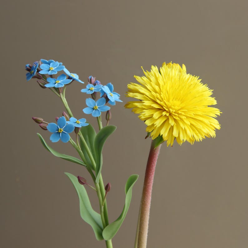Fleurs en porcelaine froide Pissenlit artificiel Myosotis Sculpture botanique Bouquet fait main Hauteur 23 cm