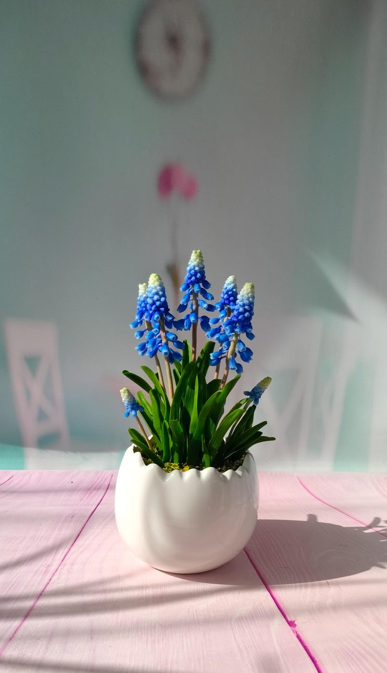 Muscari en Porcelaine Froide Fait Main | Fleurs de Printemps Bleues | Décoration Maison Artisanale