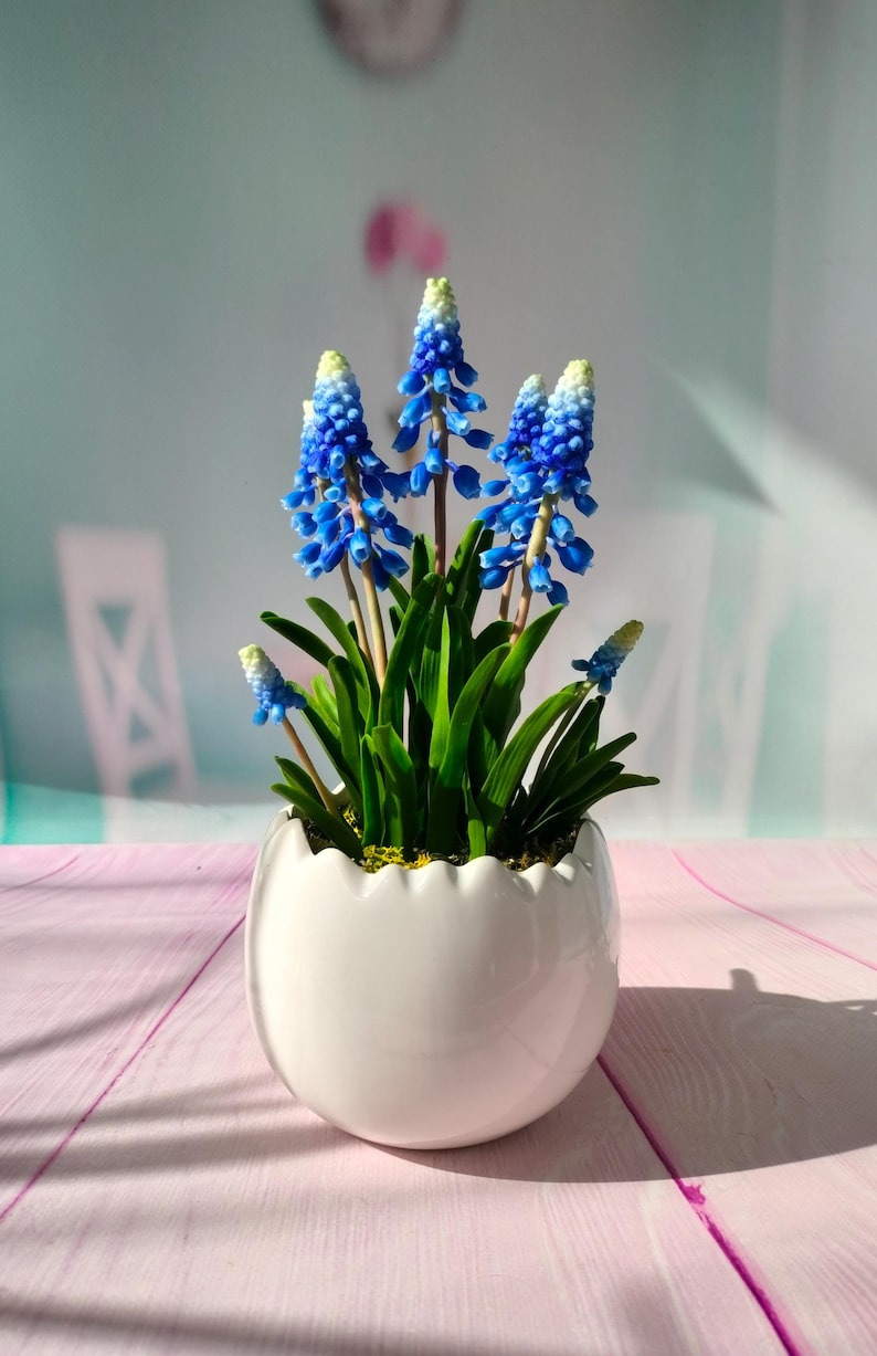 Muscari en Porcelaine Froide Fait Main | Fleurs de Printemps Bleues | Décoration Maison Artisanale