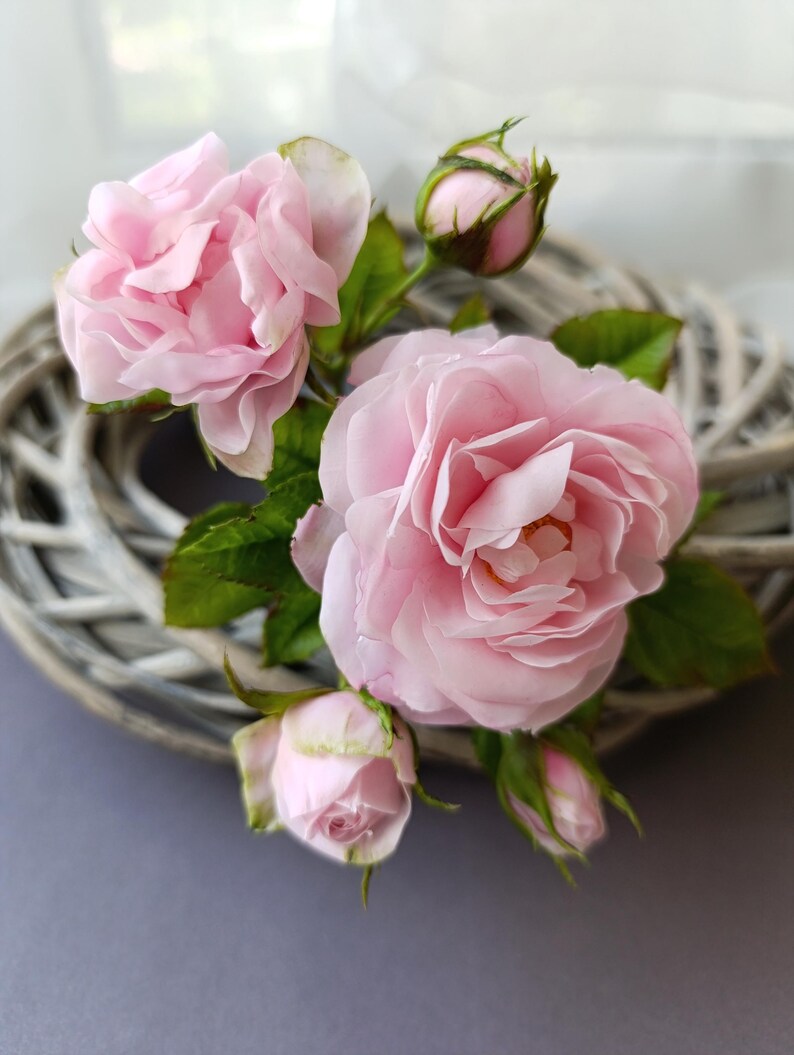 Rose Poudrée Polymère réaliste, Fleur Porcelaine Artificielle, Branche Longue, 6.5-7cm Diamètre, Artisanat Fait Main
