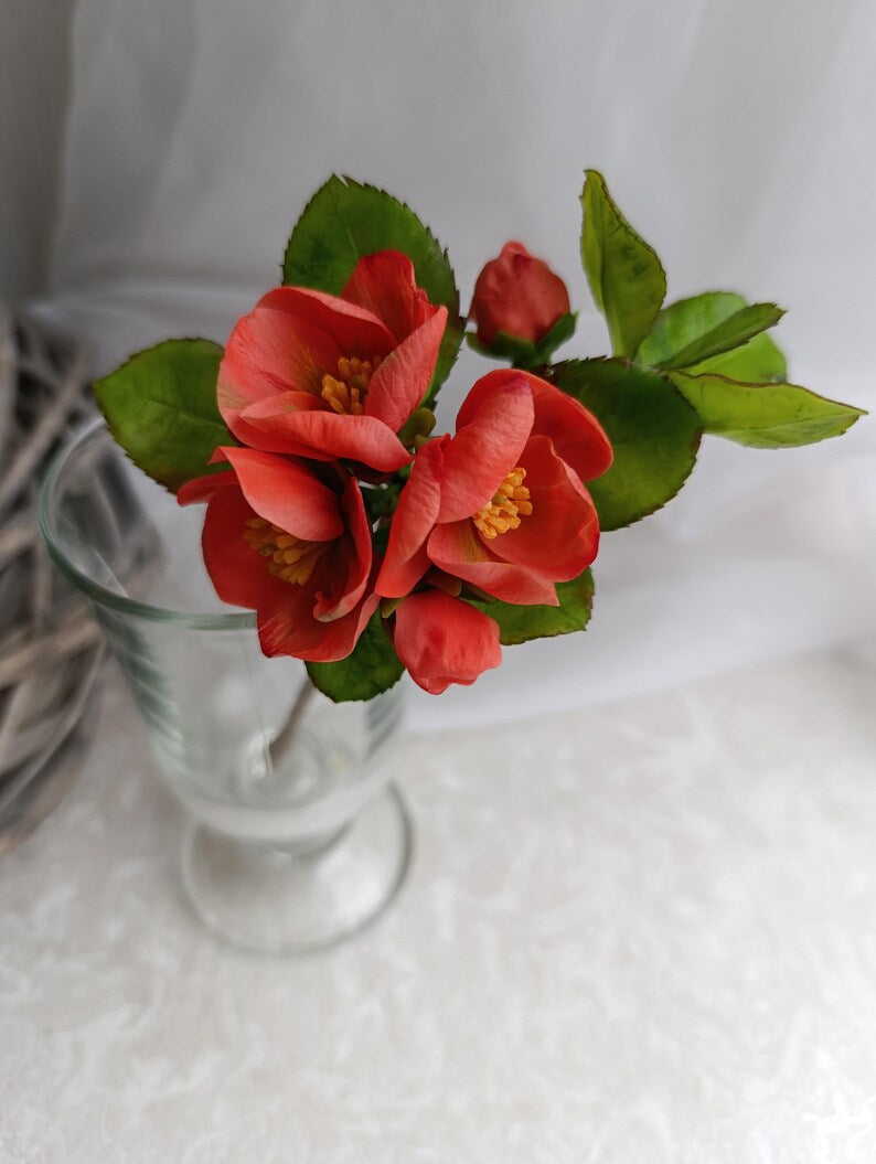 Branche de coing en fleurs, pâte polymère, décoration de table printanière, 18 cm